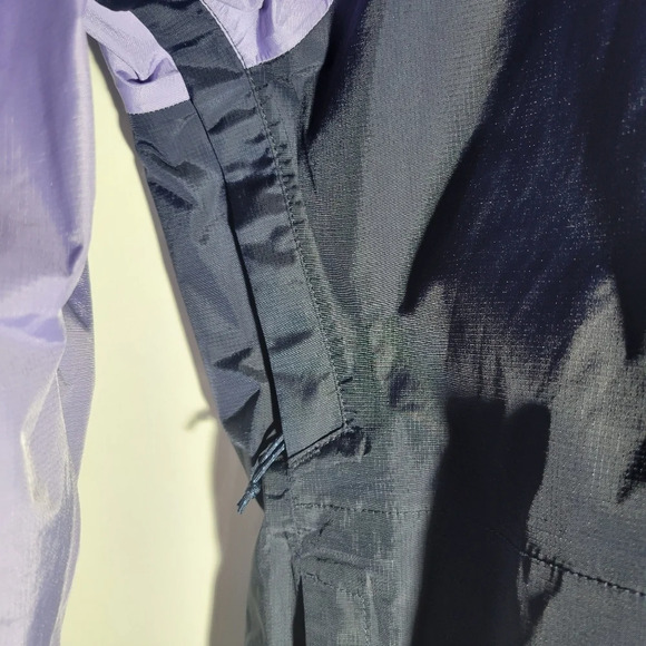 Patagonia nylon  hooded shell windbreaker jacket two toned purple small - Picture 9 of 12